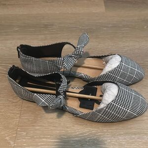Torrid Black and White Flats with Crisscross Straps